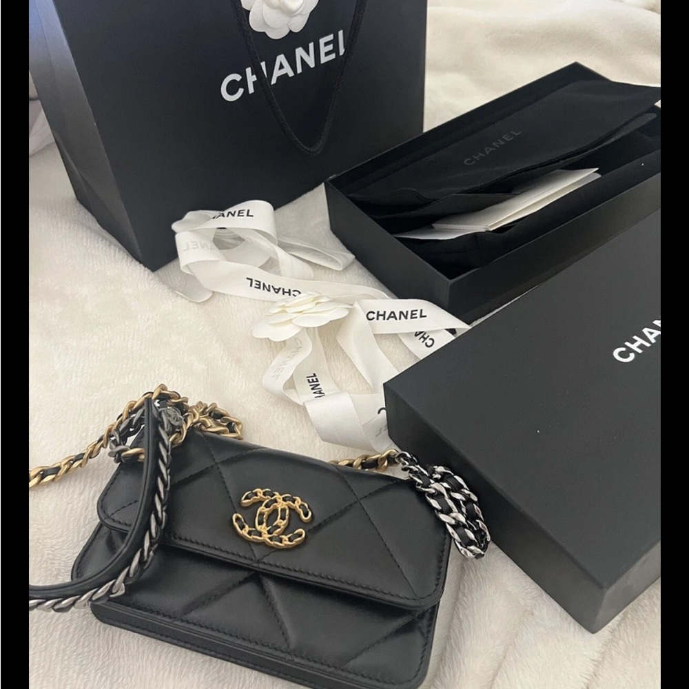 Chanel Black Quilted Leather Chain Bag